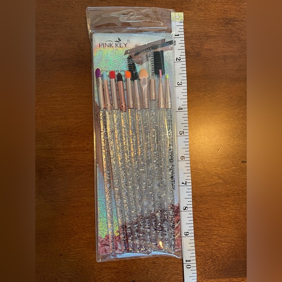 Makeup Brushes . 4 Packs. 10 Brushes In A Pack. New In Package. - Picture 4 of 4